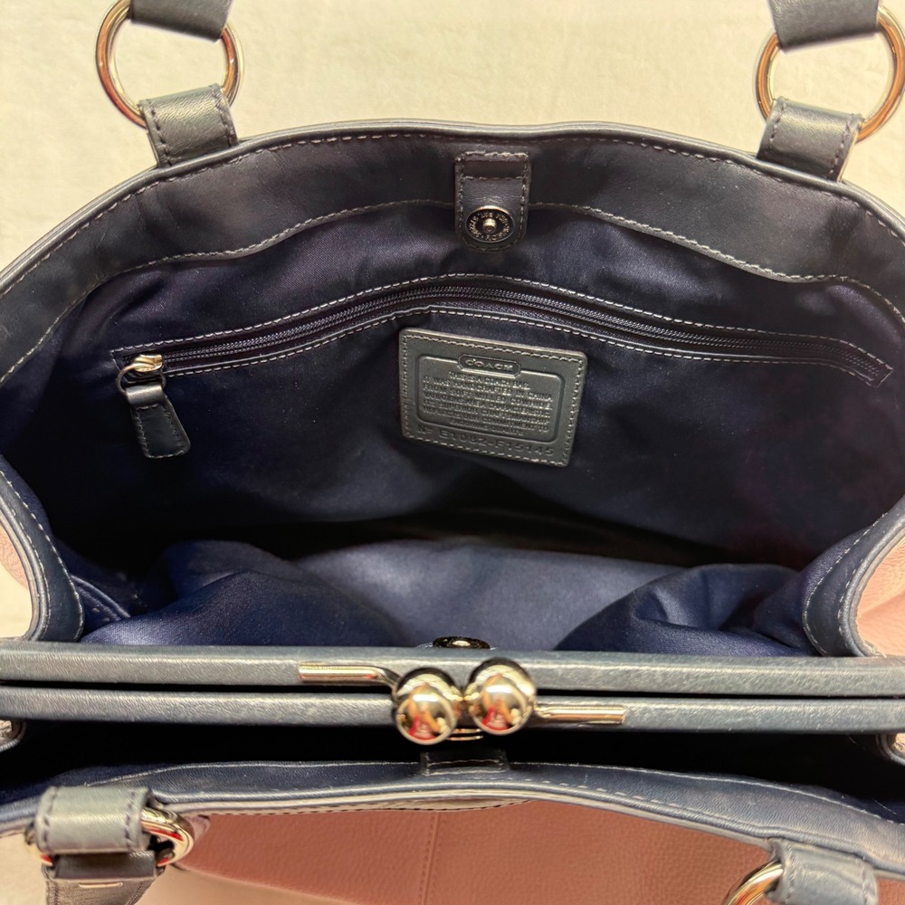 Coach Laura Spectator Satchel Lavender Leather Navy Detailing Kiss-Lock Closure - Picture 10 of 16